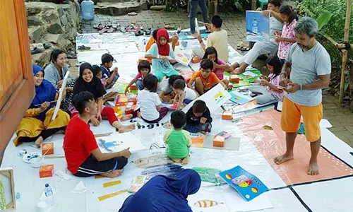 Potret Rumah Anak Bumi Parung Panjang, Komunitas Seni Rupa Berbasis Lingkungan dan Sosial